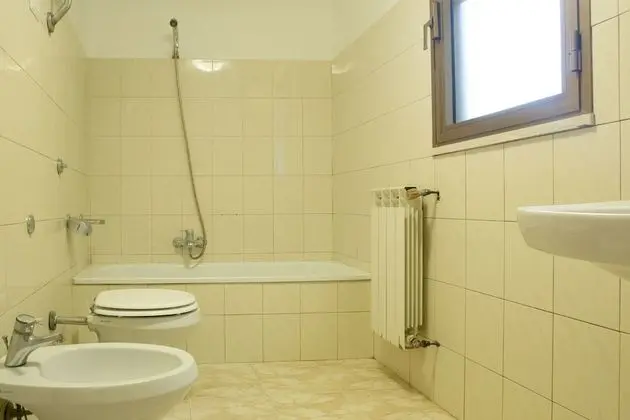 Tek Büyük Yataklı Oda, Özel Banyo, Bahçe Manzaralı