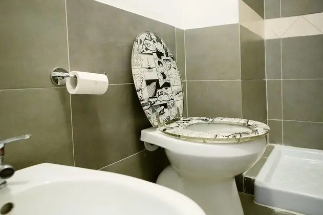 Üç Kişilik Oda, Ortak Banyo, Bahçe Manzaralı
