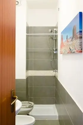 Üç Kişilik Oda, Ortak Banyo, Bahçe Manzaralı