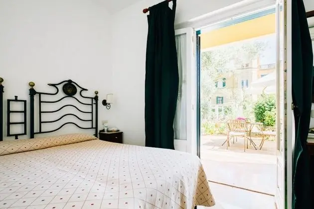 Deluxe Tek Büyük Yataklı Oda, Veranda, Deniz Manzaralı