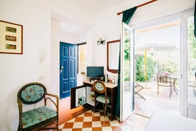 Deluxe Tek Büyük Yataklı Oda, Veranda, Deniz Manzaralı