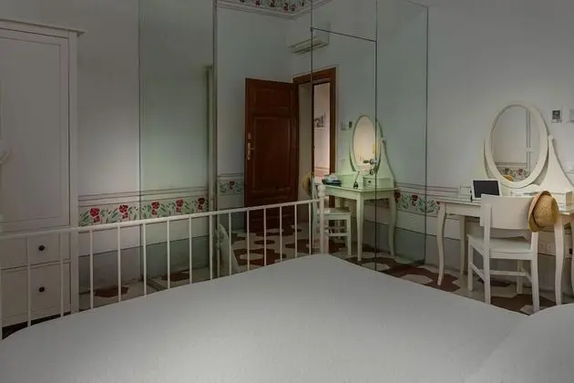 Classic Tek Büyük veya İki Ayrı Yataklı Oda