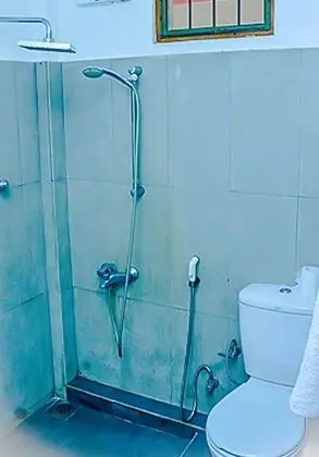 Üç Kişilik Oda