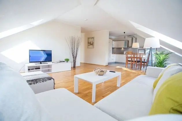 One Bedroom Apartment Mesiniu St.3a