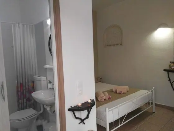 Basic Tek Büyük Yataklı Oda, Özel Banyo (Sarakiniko 5)