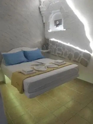 Basic Tek Büyük Yataklı Oda, Özel Banyo (Sarakiniko 5)