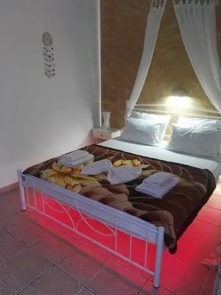 Basic Tek Büyük Yataklı Oda, Özel Banyo (Sarakiniko 5)