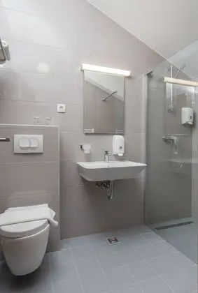 Tek Büyük veya İki Ayrı Yataklı Oda, Bahçe Manzaralı