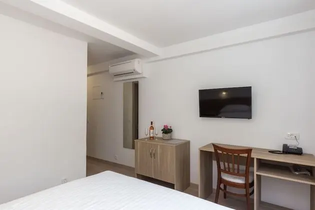 Tek Büyük Yataklı Oda, Kısmi Deniz Manzaralı