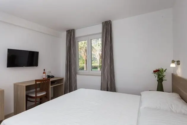 Tek Büyük Yataklı Oda, Kısmi Deniz Manzaralı