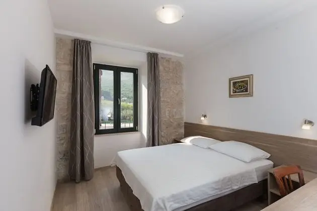 Tek Büyük Yataklı Oda, Kısmi Deniz Manzaralı