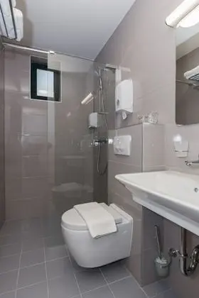 Tek Büyük Yataklı Oda, Kısmi Deniz Manzaralı