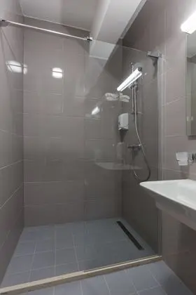 Tek Büyük Yataklı Oda, Kısmi Deniz Manzaralı