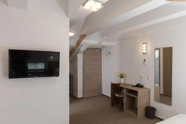 Üç Kişilik Oda, Deniz Manzaralı