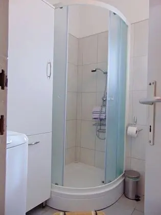 Apart Daire (Vin - excellent location and close to)