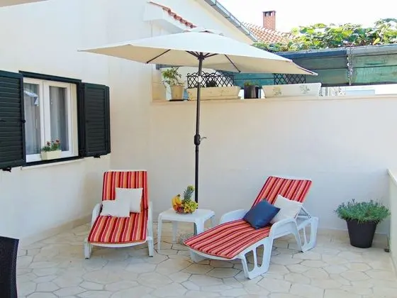 Apart Daire (Vin - excellent location and close to)