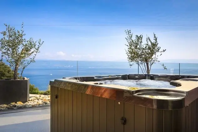 Deluxe Tek Büyük Yataklı Oda, 1 En Büyük (King) Boy Yatak, Engellilere Uygun, Sıcak Su Küveti