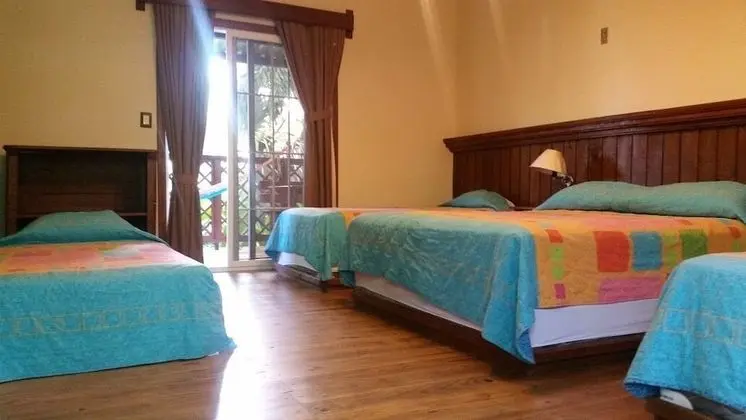 Deluxe Kulübe, Birden Çok Yatak, Balkon