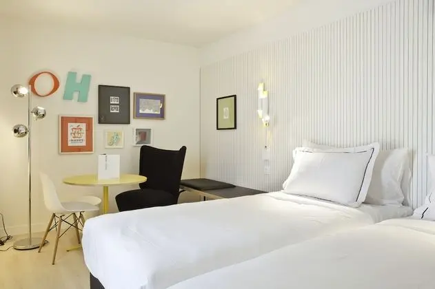 Tek Büyük veya İki Ayrı Yataklı Oda (With an Extra Bed)