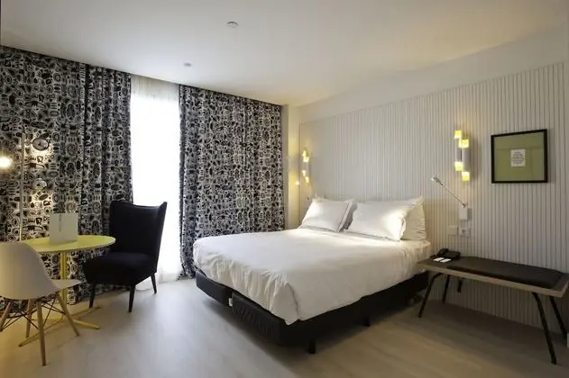 Tek Büyük veya İki Ayrı Yataklı Oda (With an Extra Bed)