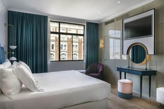 Standard Tek Büyük Yataklı Oda (Gran Via View)
