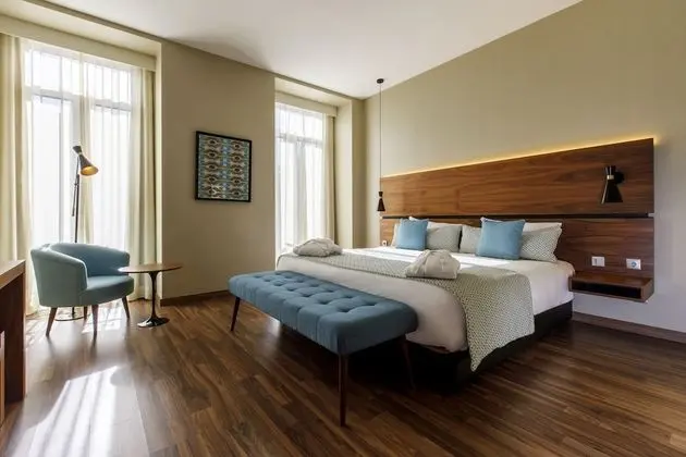 Superior Tek Büyük veya İki Ayrı Yataklı Oda