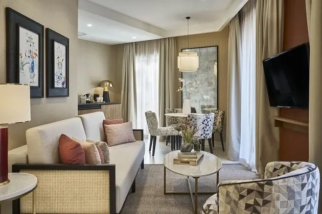 Çatı Katı Süiti (Penthouse)
