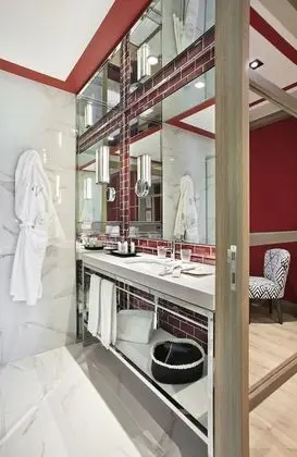 Tek Büyük veya İki Ayrı Yataklı Oda