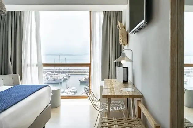 Panoramic Büyük Yataklı Tek Kişilik Oda