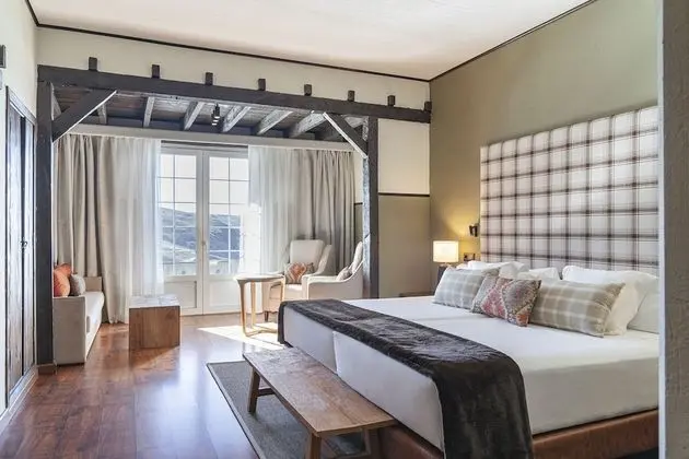 Superior Oda, Dağ Manzaralı (2 adults + 2 children)