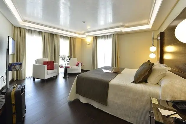 Tek Büyük Yataklı Oda (with Living Room)