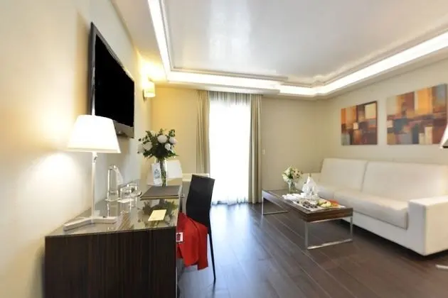 Tek Büyük Yataklı Oda (with Living Room)