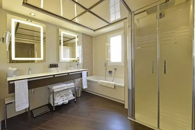 Tek Büyük Yataklı Oda (with Living Room)