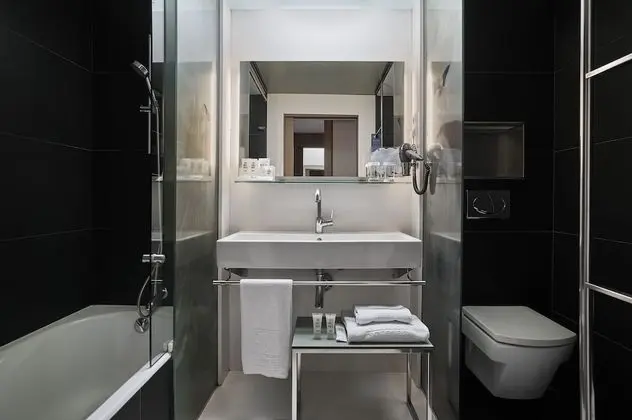 Büyük Yataklı Tek Kişilik Oda (Petit)