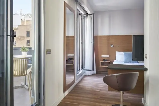 Superior Büyük Yataklı Tek Kişilik Oda