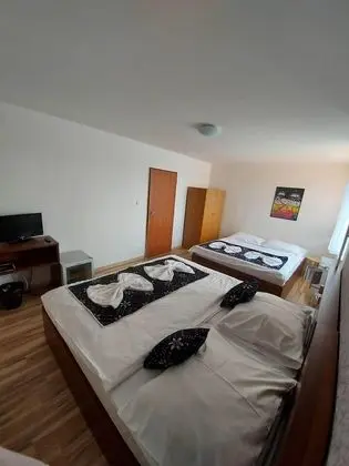 Dört Kişilik Oda, Bahçe Manzaralı