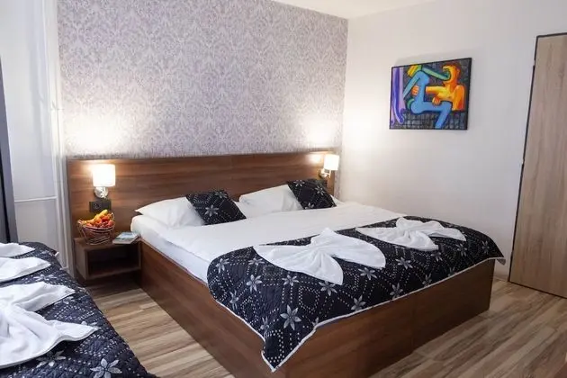 Dört Kişilik Oda, Bahçe Manzaralı