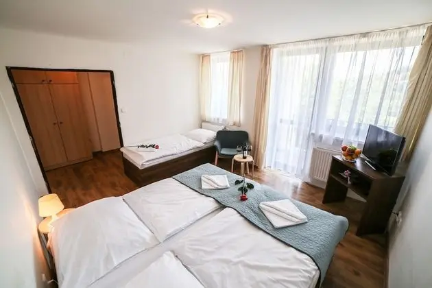 Üç Kişilik Oda, Balkon