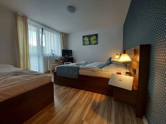 Üç Kişilik Oda, Balkon