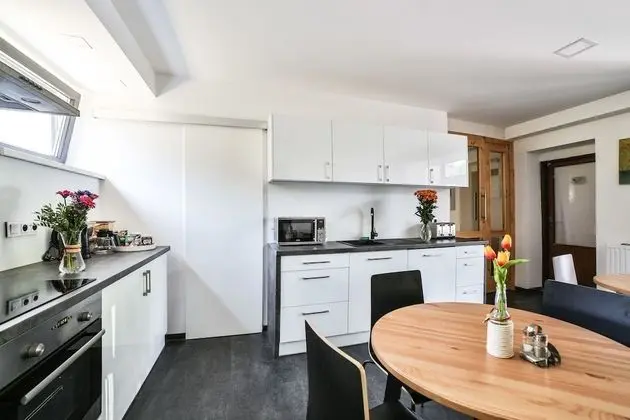 Üç Kişilik Oda, Balkon