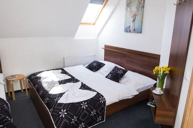 Üç Kişilik Oda, Ortak Banyo