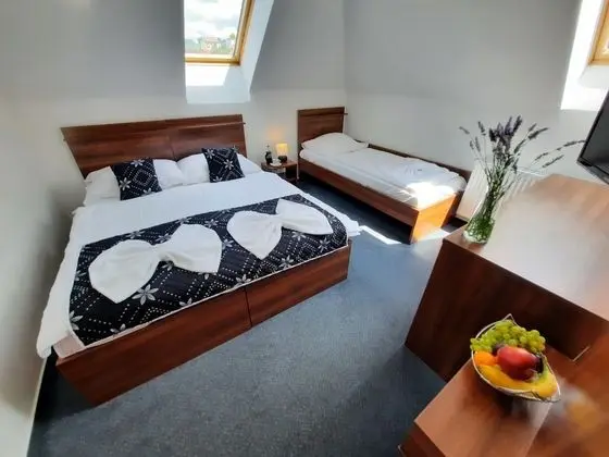 Üç Kişilik Oda, Ortak Banyo