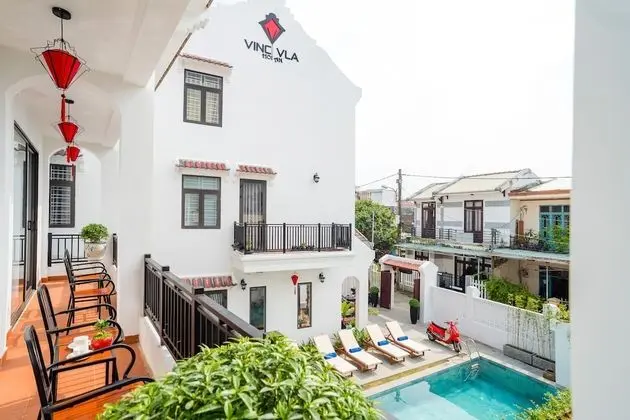 Deluxe Tek Büyük Yataklı Oda, Balkon, Havuz Manzaralı