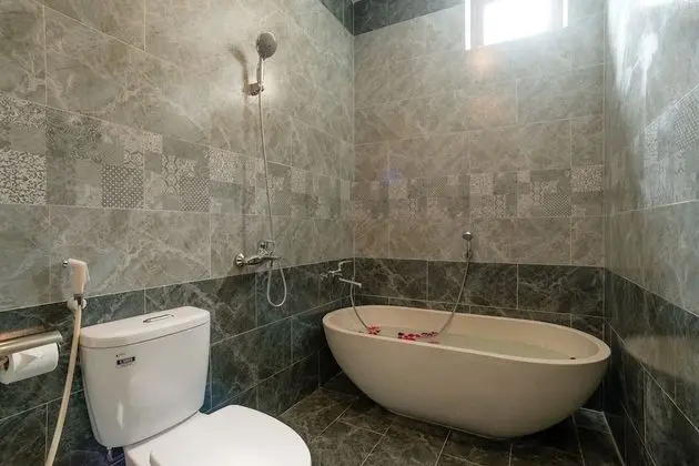 Family Oda, Havuz Manzaralı, Havuz Kenarı