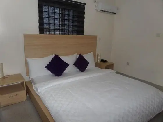 Standard Tek Büyük Yataklı Oda