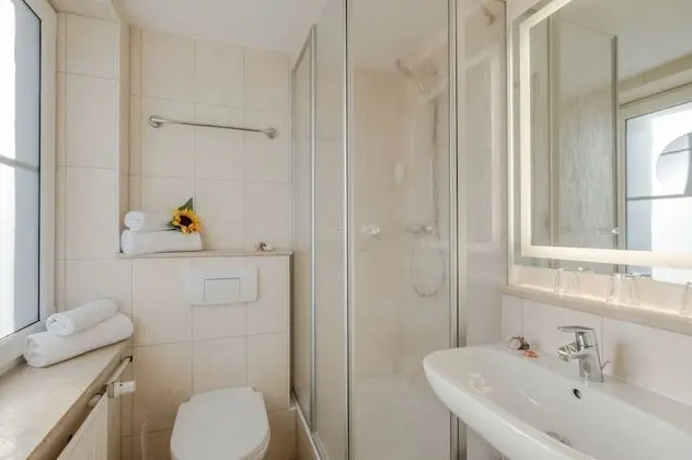 Comfort Tek Büyük Yataklı Oda (lakefront/ promenade)