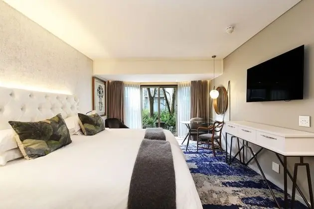 Courtyard Room