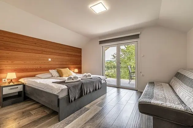 Family Ev, 1 Yatak Odası, Dağ Yamacı (Vineyard Cottage Radovlja With Sauna)