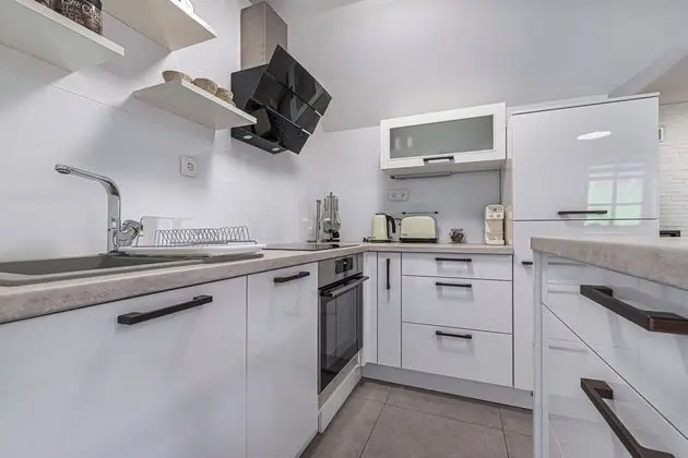 Family Ev, 1 Yatak Odası, Dağ Yamacı (Vineyard Cottage Radovlja With Sauna)