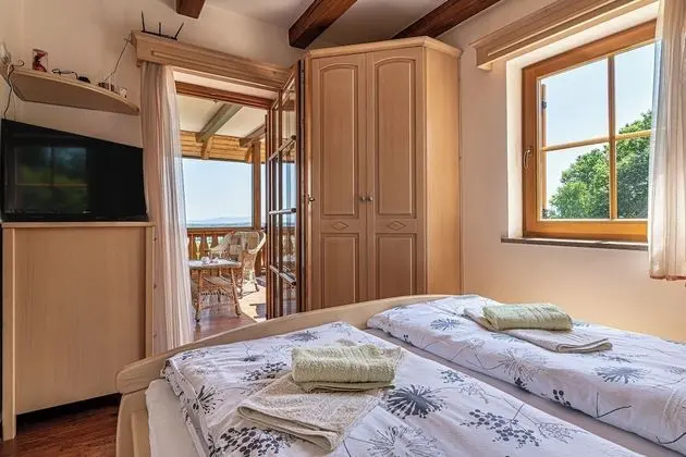 Family Ev, 2 Yatak Odası, Dağ Yamacı (Vineyard Cottage Stepan)